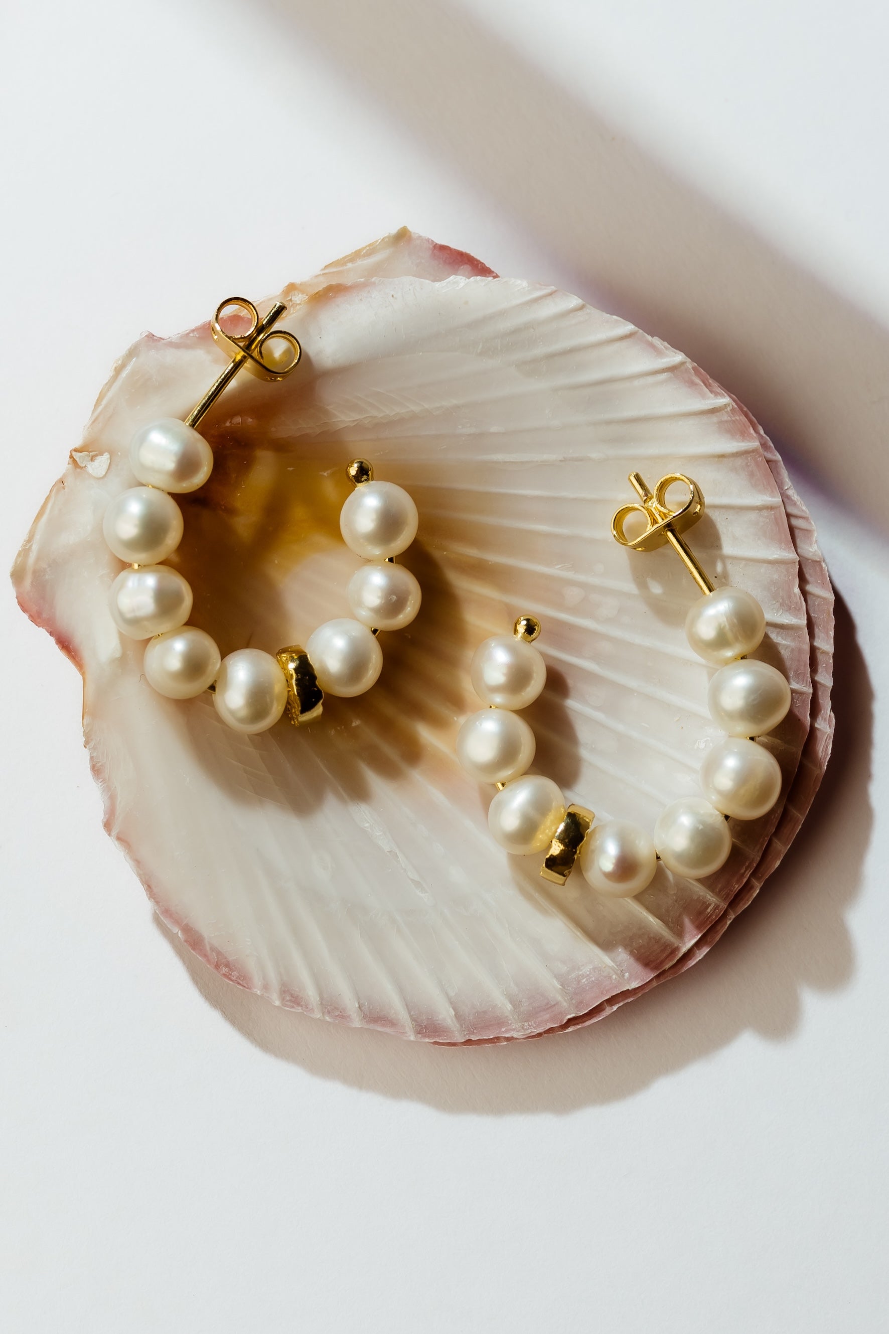 Heirloom Arch Pearl Earrings